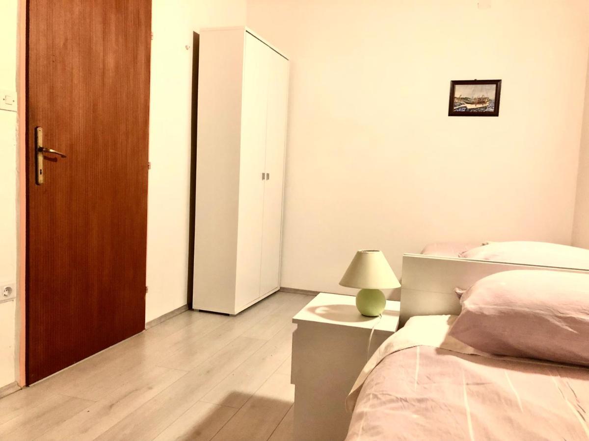 Nar Apartment Mrljane Bagian luar foto