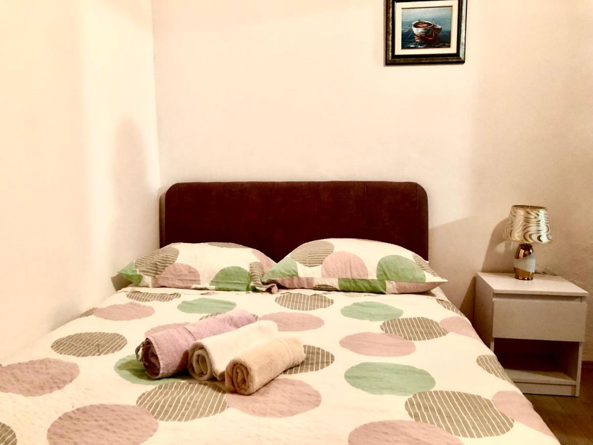 Nar Apartment Mrljane Bagian luar foto