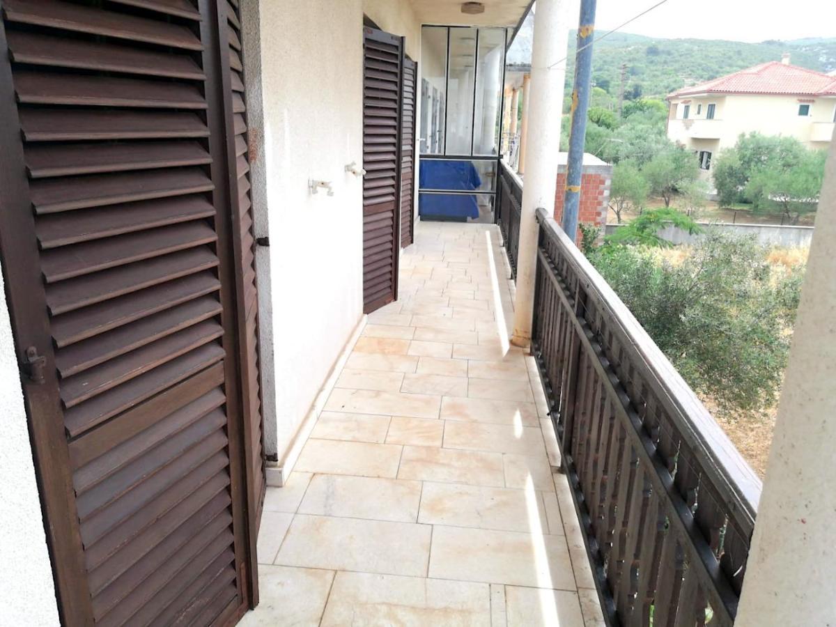 Nar Apartment Mrljane Bagian luar foto