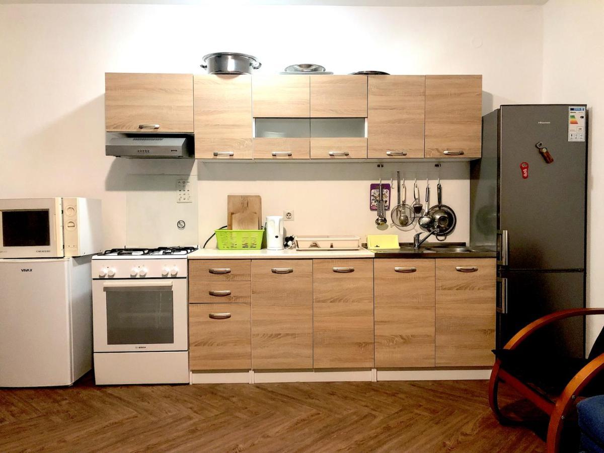 Nar Apartment Mrljane Bagian luar foto